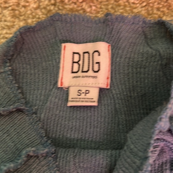 BDG Inside Out Semi-Crop Top - Picture 6 of 7